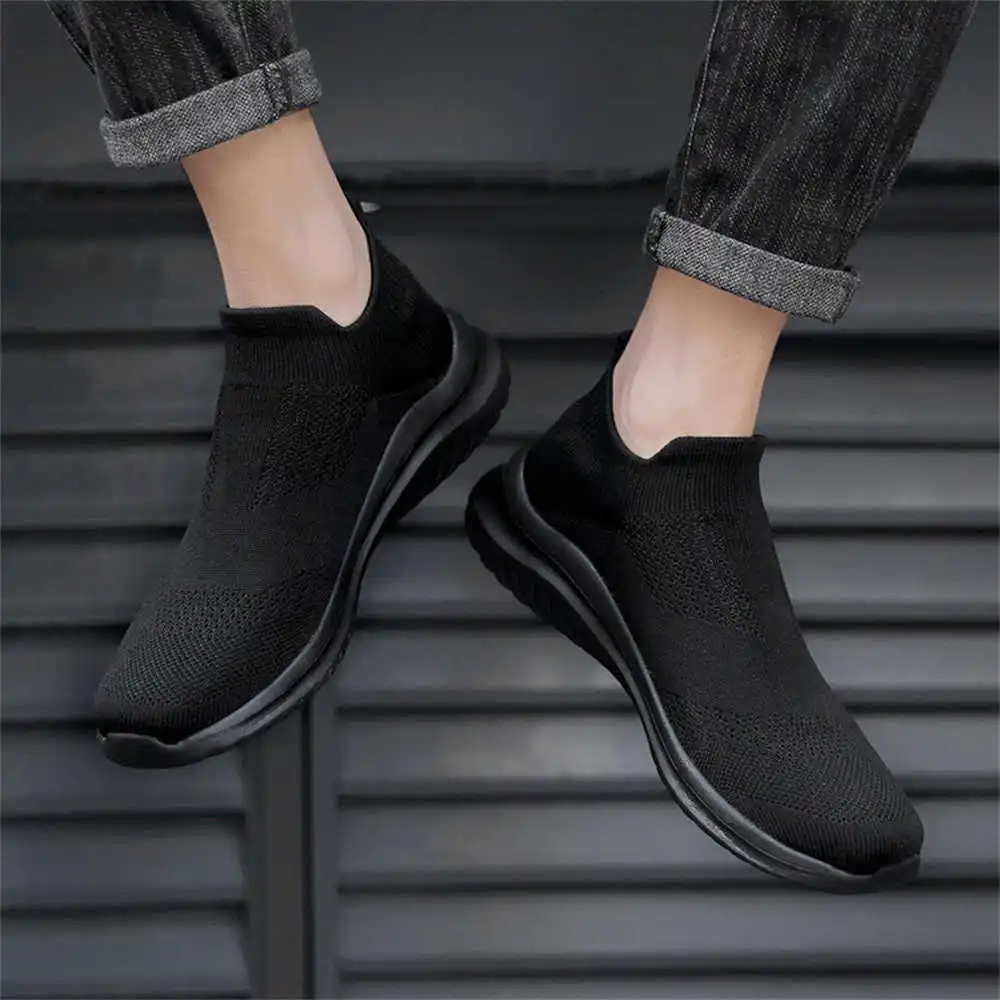 Streetwear Brand Store - Sepatu olahraga pria, krem lembut baru